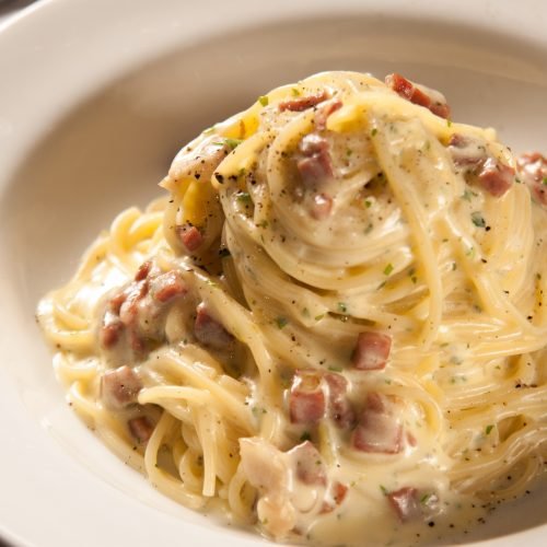 spaghetti carbonara, traditional dish of italian cuisine